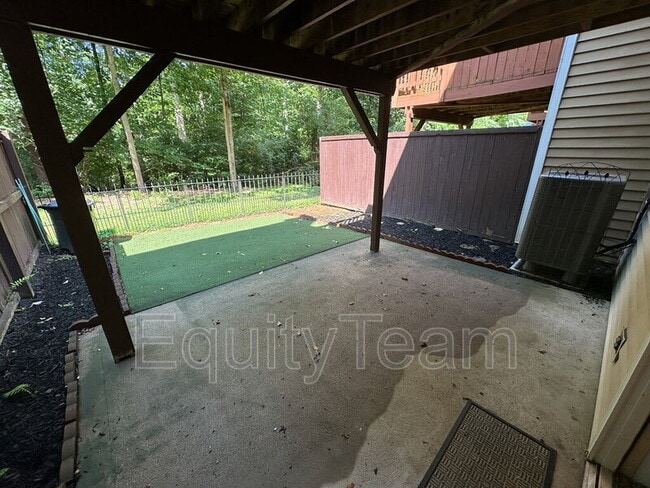 Building Photo - 753 Woodlyn Dr S