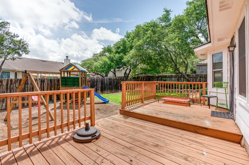 Building Photo - 15718 Knollrun