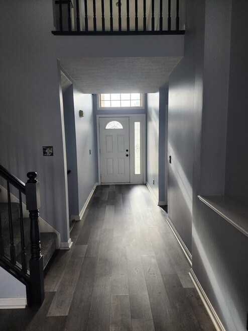 Building Photo - 5514 Hideaway Dr