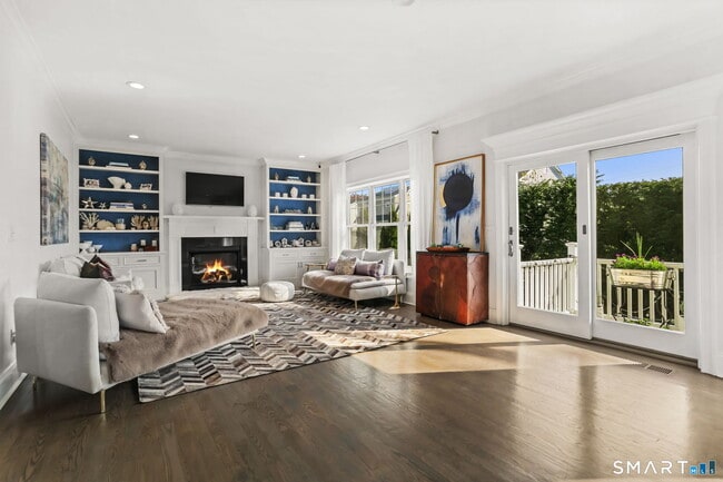 Building Photo - 228 Eastlawn St