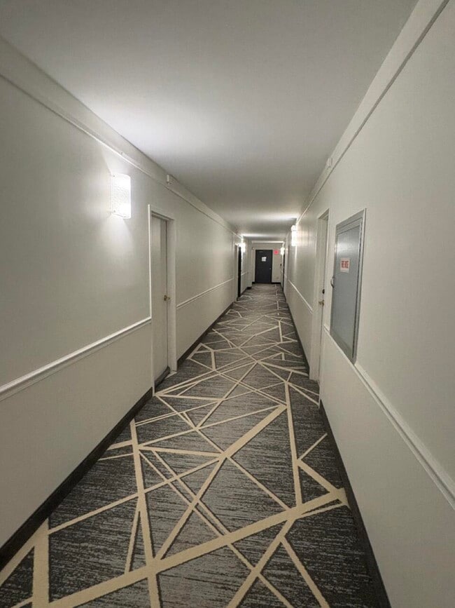 Building Photo - 3450 S Ocean Blvd