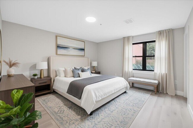 Building Photo - 526 64th St