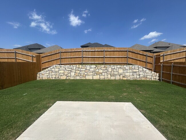 Building Photo - Beautiful, brand new four bedroom, two bathroom home for rent!