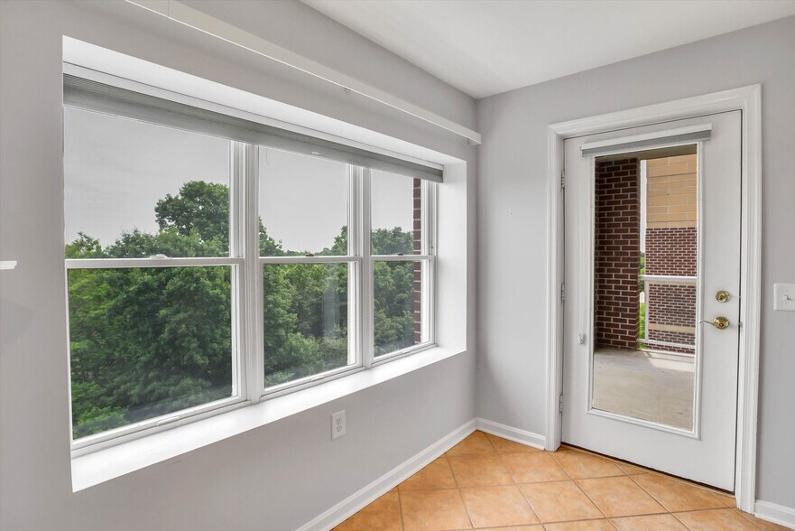 Building Photo - 12240 Roundwood Rd