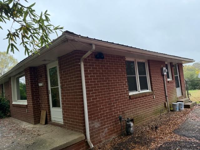 Building Photo - 1312 Standish St