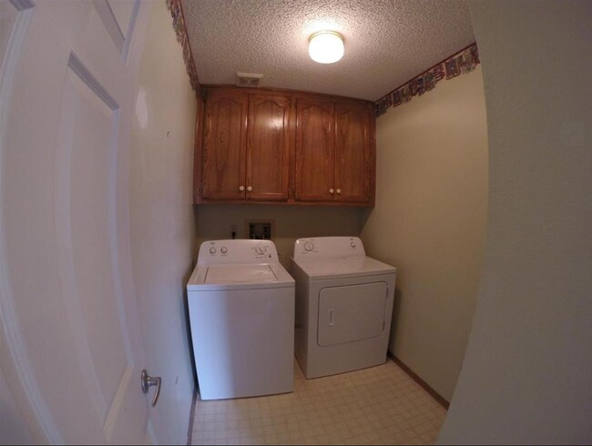 Building Photo - 109 Matador Ct