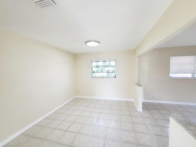 Building Photo - 412 Conniston Rd
