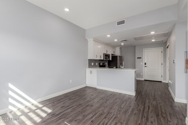 Building Photo - 475 N 9th St