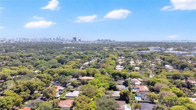 Building Photo - 1524 Siena Ave