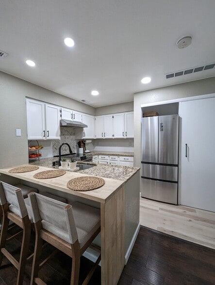New refrigerator with two convenient freezer drawer. - 842 S Vance St