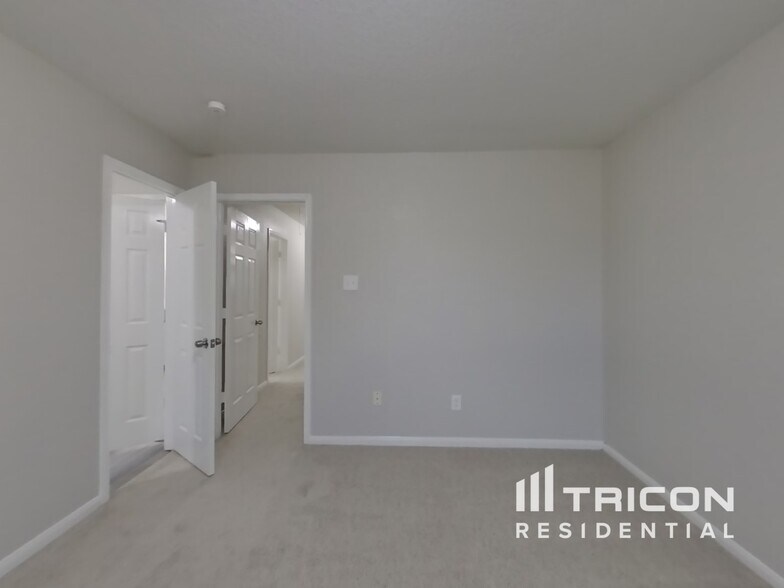Building Photo - 12303 Kings Garden Ct