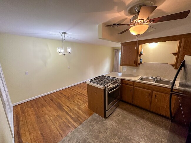 Building Photo - 6021 William Dr