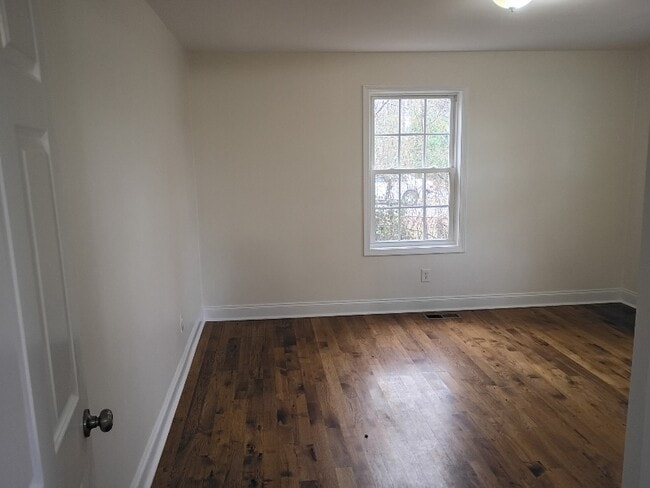 Building Photo - 403 Fair St