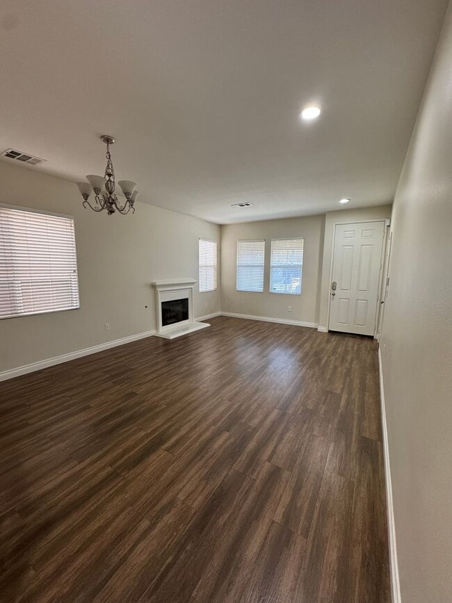 Building Photo - Stunning Home in a Desirable Gated Community