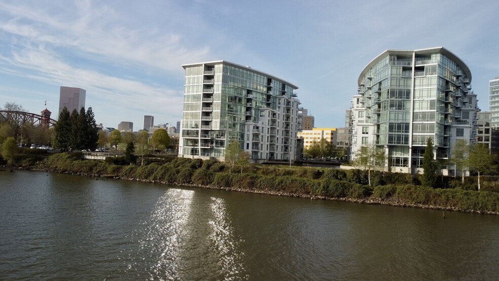 Building on the left, view looking south - 1260 NW Naito Pky