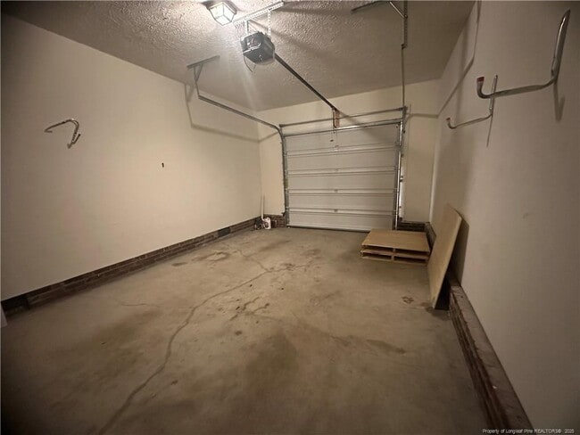 Building Photo - 5553 Hartfield Ct