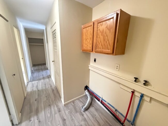 Building Photo - 2015 Southwood Dr