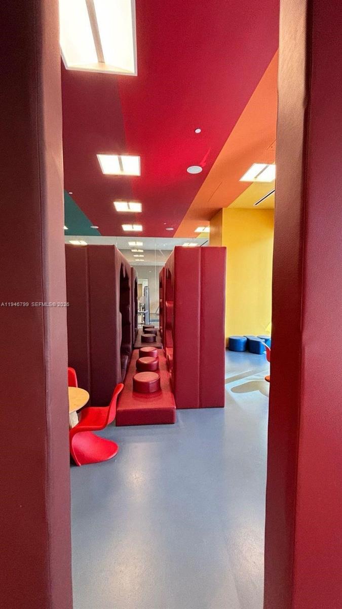 Building Photo - 68 SE 6th St