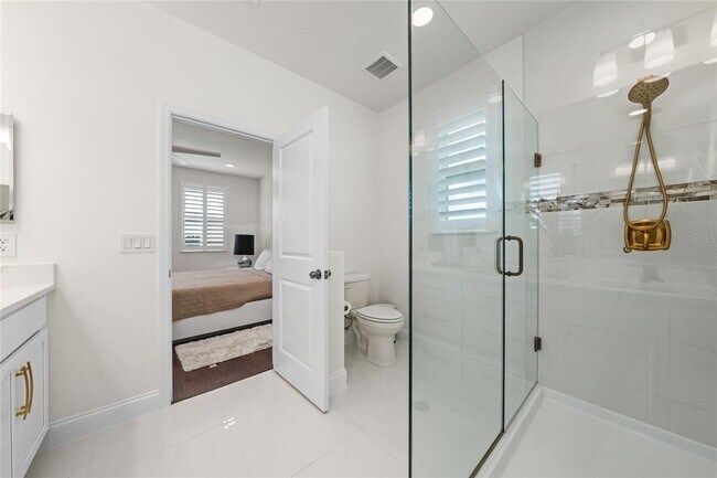 Building Photo - 16001 Grafton Wy