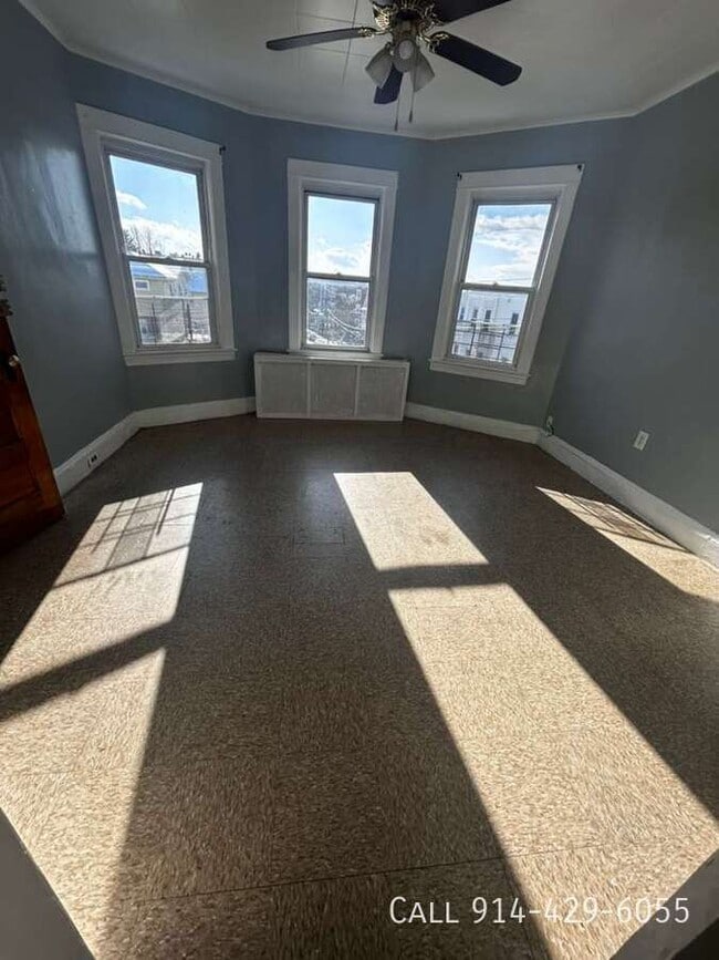 Building Photo - 263 Elm St