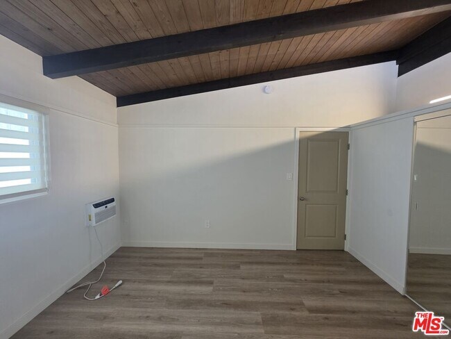 Building Photo - 11021 Missouri Ave