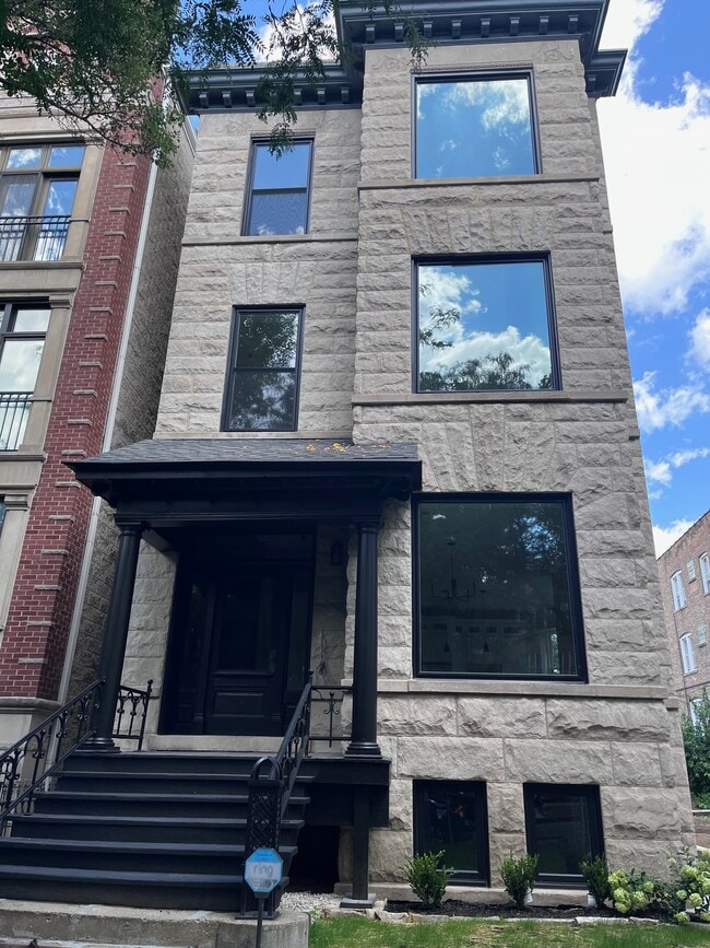 Building Photo - 1408 W Cuyler Ave