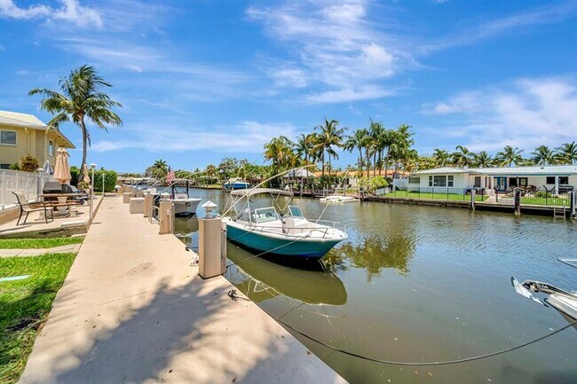 Building Photo - 2811 NE 51st St