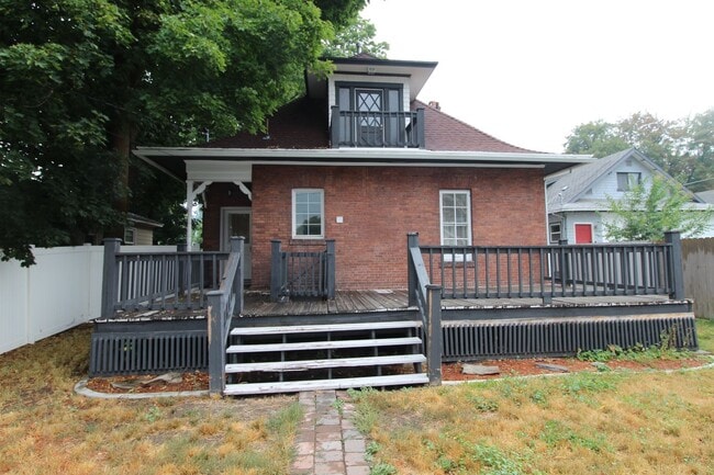Building Photo - 2508 S Grand Blvd