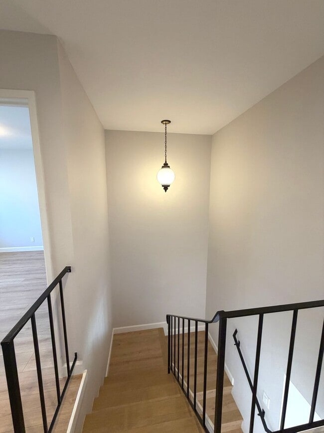 Building Photo - REMODELED LARGE 1600sf 4BR/2BA 3PK ?Miramonte Gardens AVAIL NOW