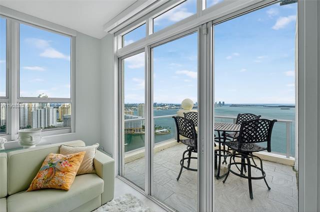 Building Photo - 1155 Brickell Bay Dr