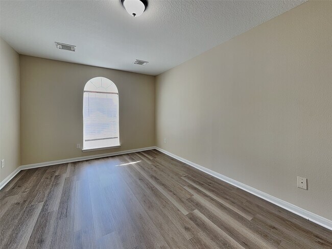 Building Photo - 11814 E Galwan Cir