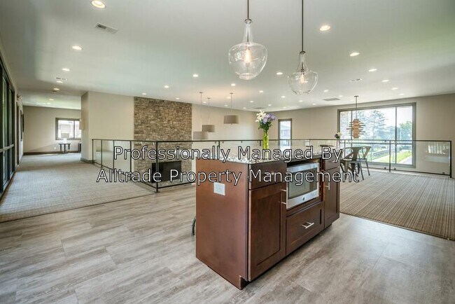 Building Photo - 9401 Doral Ct