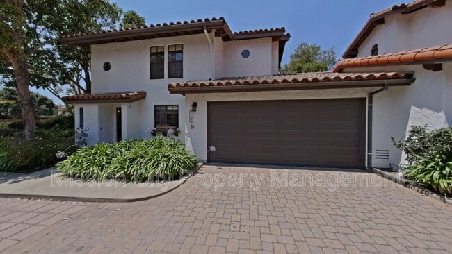 Primary Photo - 2102 Cliff Dr