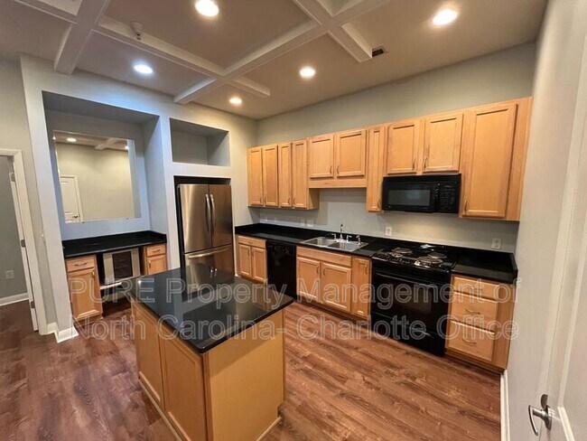 Building Photo - 462 New Bern Station Ct