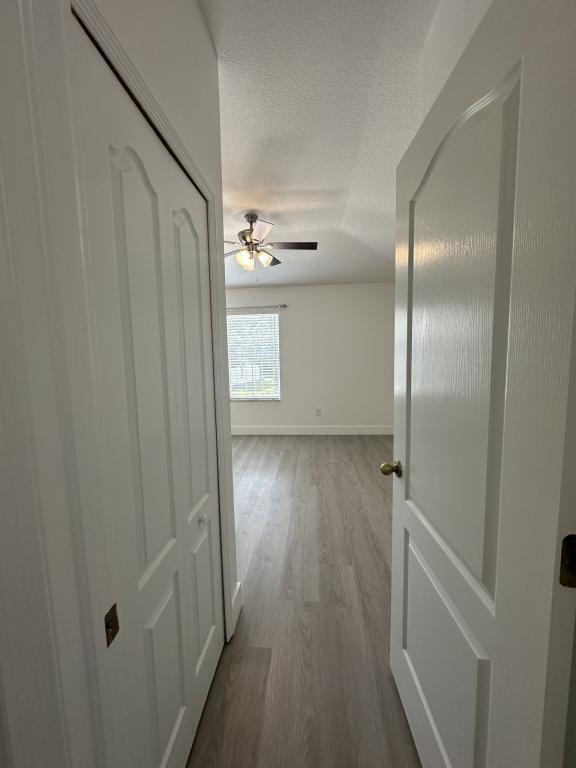 Building Photo - 15752 Fishhawk Falls Dr