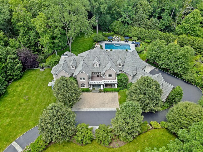 Primary Photo - 218 Croton Ave