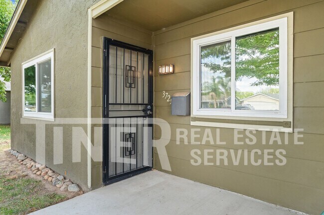 Building Photo - 3729 Moonbeam Dr