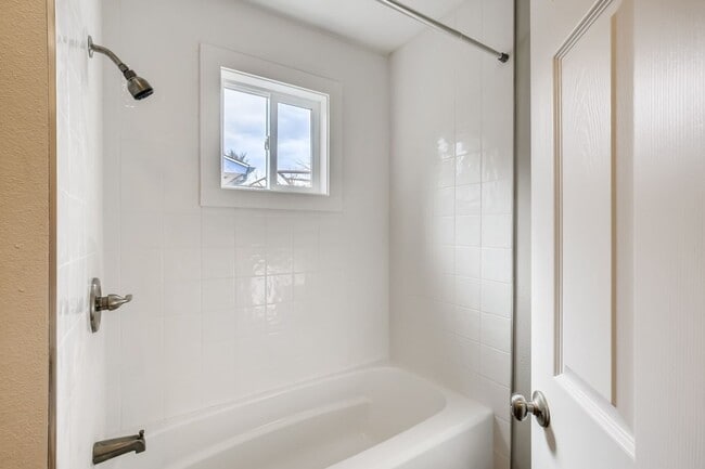 Building Photo - 835 38th St