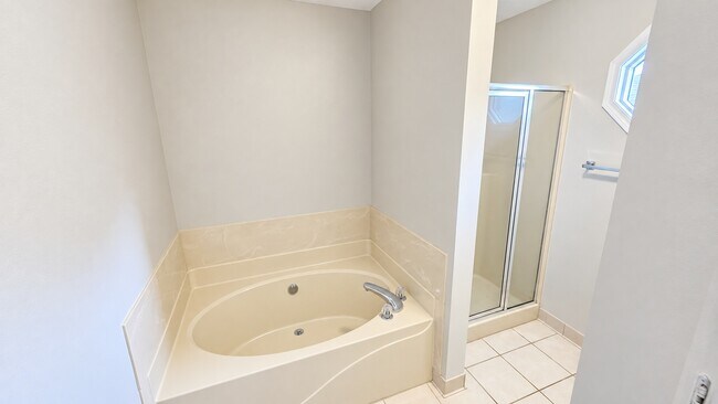 Building Photo - 3606 Farmfield Ln