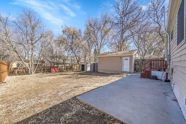 Building Photo - 5635 E Nebraska Way