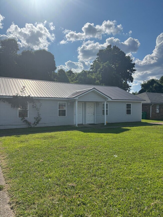 Building Photo - 01022