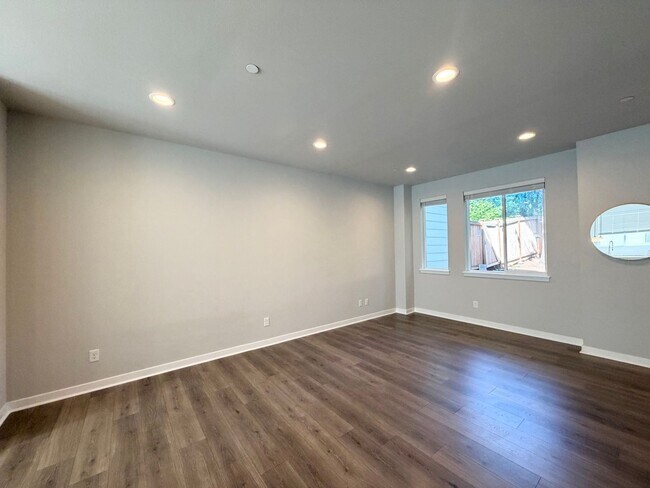 Building Photo - 18016 12th Ave NE