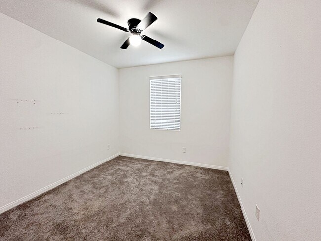 Building Photo - 663 Foam Flower Ln