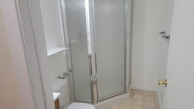 Building Photo - 4 Bedroom South Hill Home With Detached Ga...