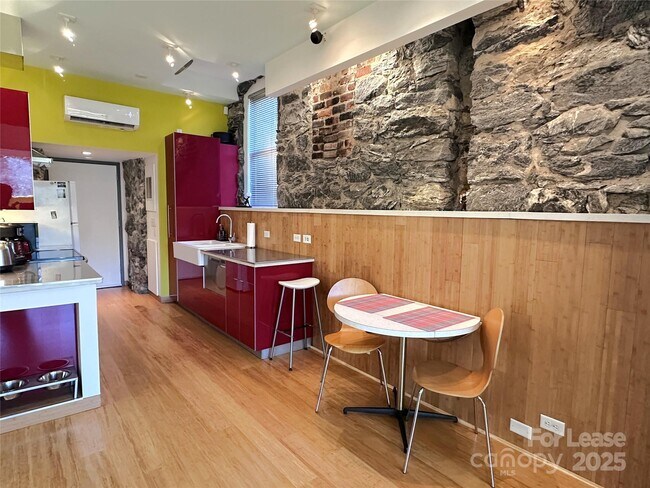 Building Photo - 130 Biltmore Ave