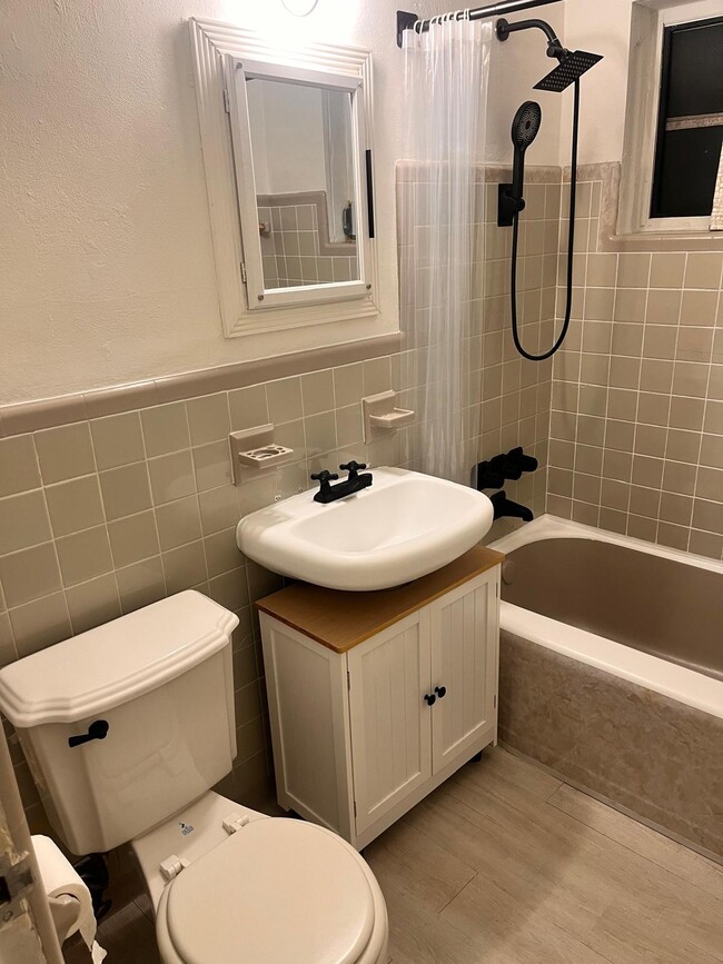 Building Photo - 260 SW 48th Ct