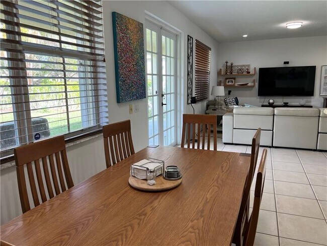 Building Photo - 1609 Sweetgum Terrace