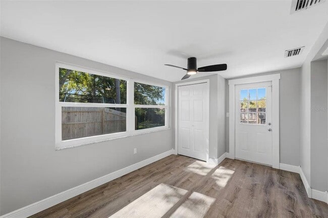 Building Photo - 9034 Cochise Ln