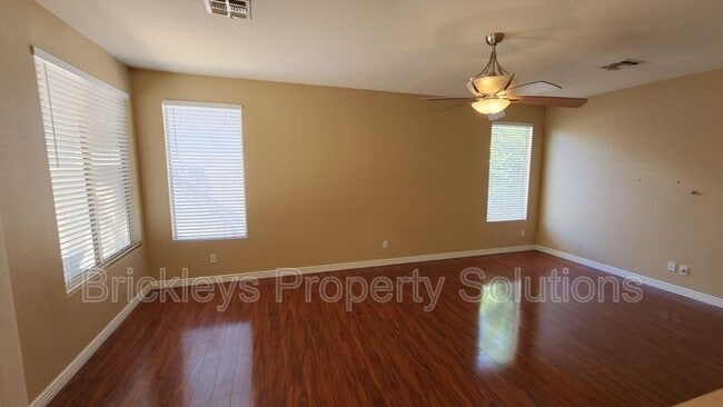 Building Photo - 410 N Bell Pl