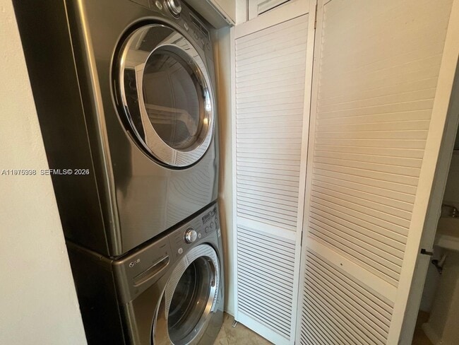 Building Photo - 2451 Brickell Ave